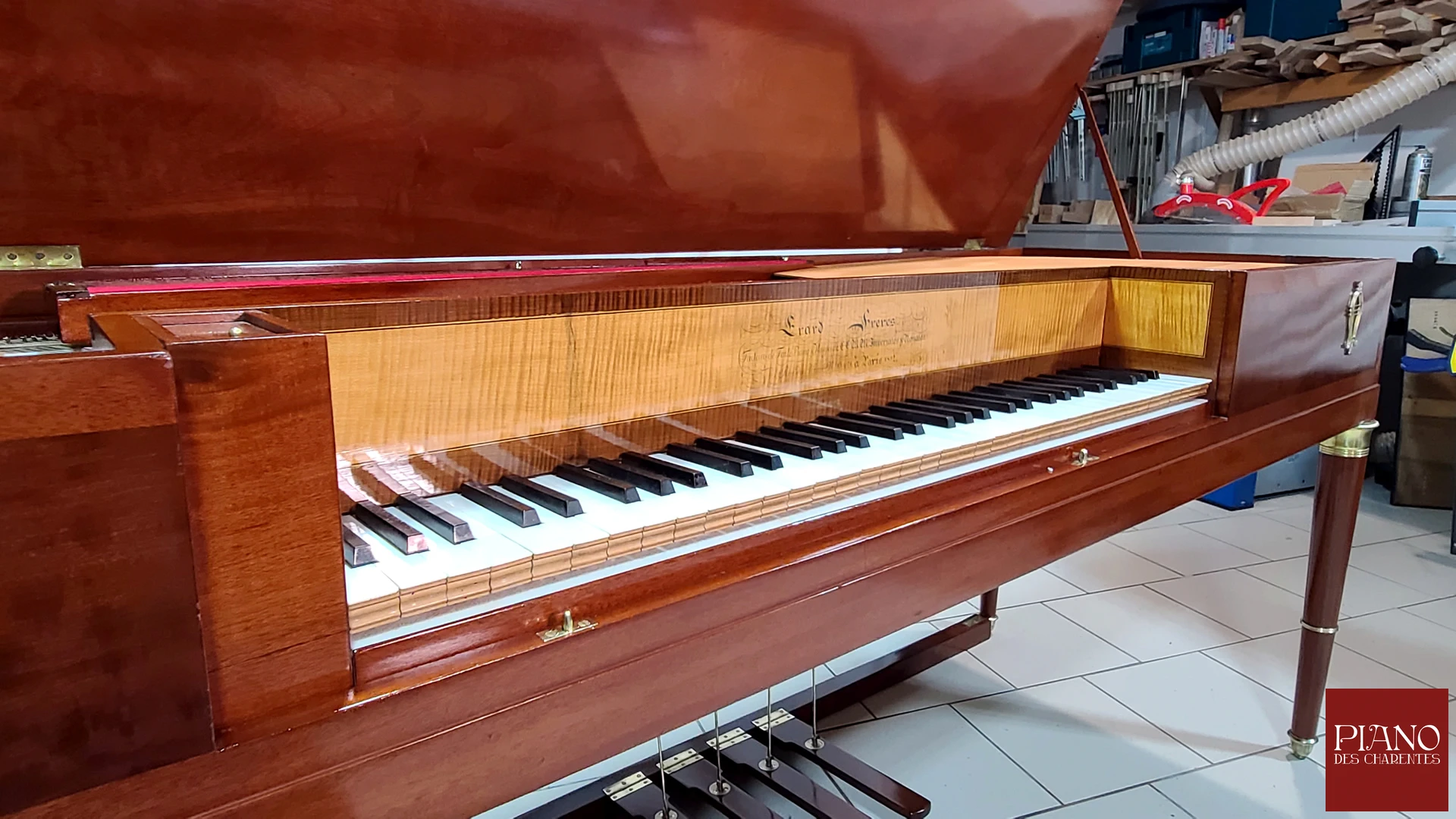 Piano Forte Carré ERARD 1812 acajou de Cuba