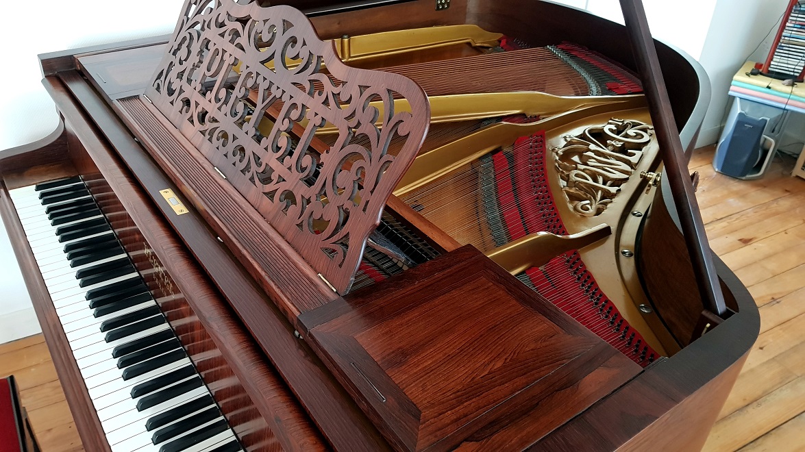 Piano quart de queue PLEYEL 3Bis 1911 palissandre finition rempli ciré Piano quart de queue PLEYEL 3Bis 1911 palissandre finition rempli ciré